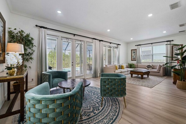 TV - Tropical Retreat With Screened in Private Pool and Spa at Reunion (Kissimmee)