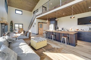 TV, fireplace, computer monitors