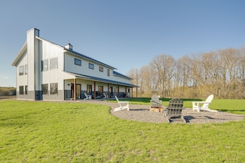 Prairie Farm Vacation Rental | 3BR | 2BA | Step-Free Access | 2,400 Sq Ft