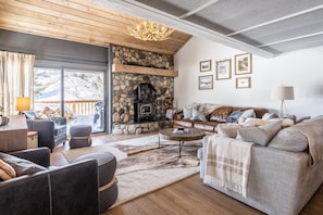 TV, fireplace, video games
