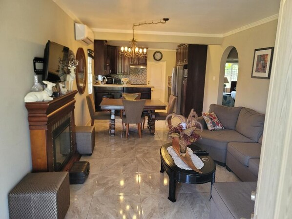 House | Living area - Soleil House with a view (St. Ann's Bay)