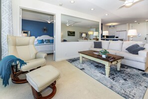 Televisión, chimenea, futbolito y tenis de mesa 