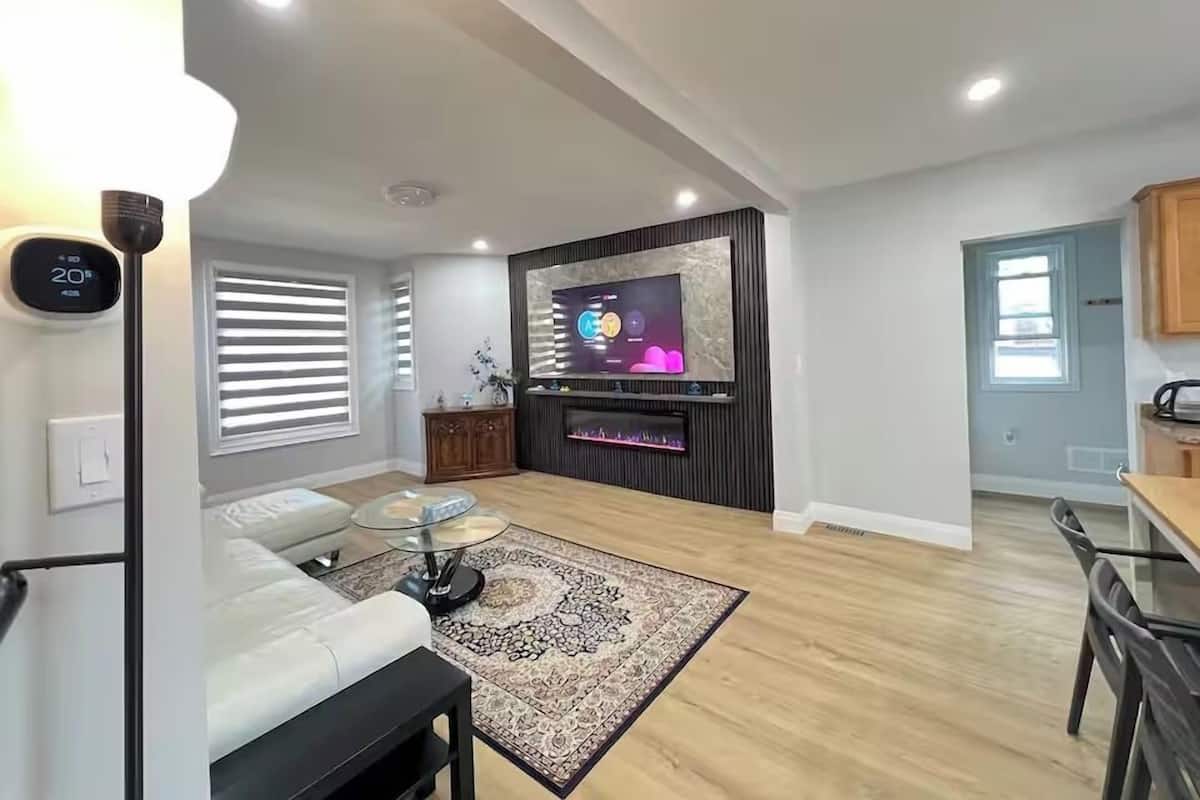 Executive Villa | Living area | 65-inch LED TV with digital channels, TV, Netflix