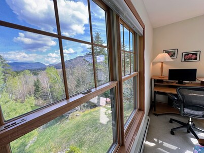 SH3 Luxurious Stonehill Townhouse in Bretton Woods with Magnificent Views, Dog Friendly!