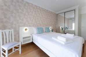 3 soverom, strykejern/-brett, internettilgang og sengetøy