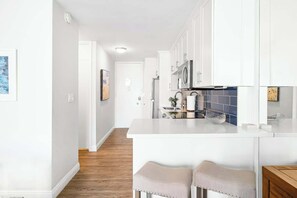 Fridge, microwave, oven, stovetop - Prime Location! Waikiki City View Studio  (Honolulu)