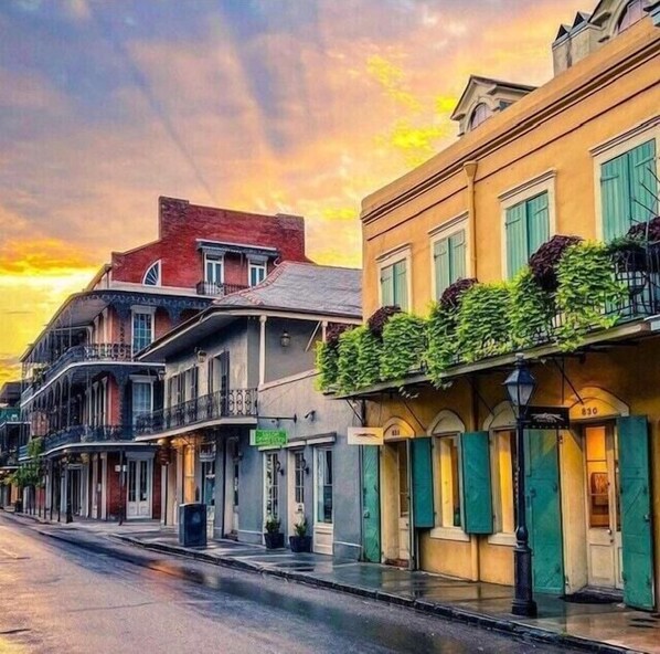 Exterior - SerenityNow · Charming Historic Home w/Free Parking near Quarter (New Orleans)