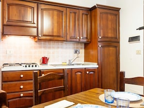 Oven, dishwasher, high chair
