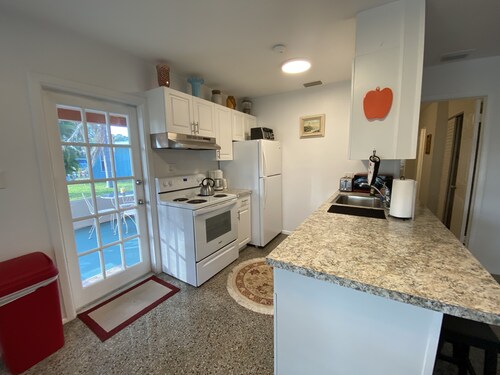 Vintage Vero Bungalow II