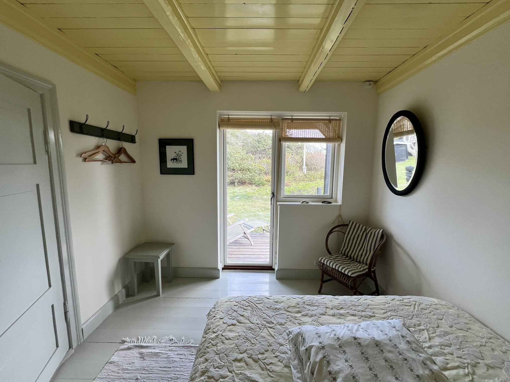 4 bedrooms, iron/ironing board, free WiFi