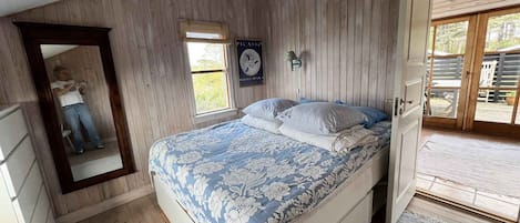 4 bedrooms, iron/ironing board, free WiFi