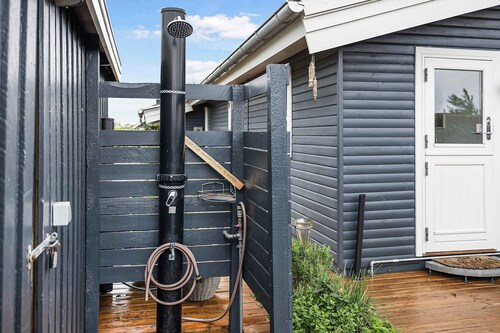 Cozy little holiday home near the beach