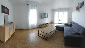Unclassified image, 4 of 28, button - Hôtel Platanes (Etauliers)