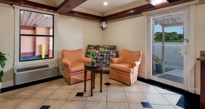 Relax Inn and Suites