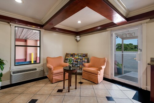 Rodeway Inn & Suites New Orleans East