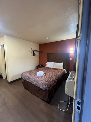 Free WiFi, bed sheets - Rodeway Inn & Suites New Orleans East (New Orleans)