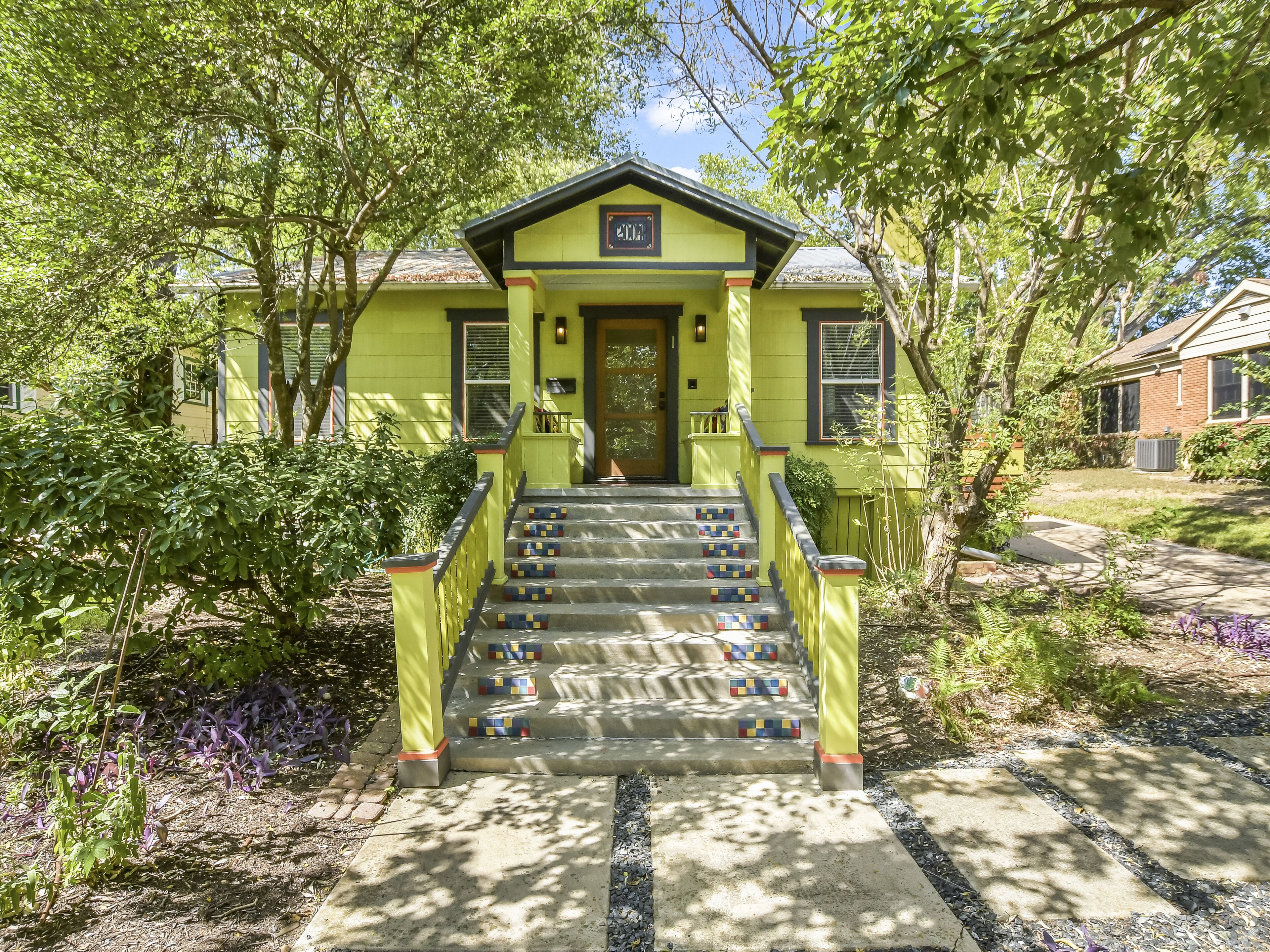 Charming Tarrytown 1946 Bungalow Fully Renovated!