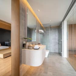 Family Suite | Bathroom | Separate tub and shower, deep soaking tub, hair dryer, bathrobes