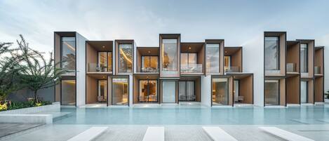 Grand Deluxe Pool View | Pool | 2 utomhuspooler