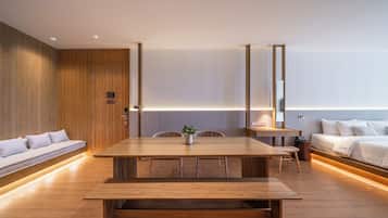 Grand Corner Pool View | 1 bedroom, minibar, in-room safe, laptop workspace