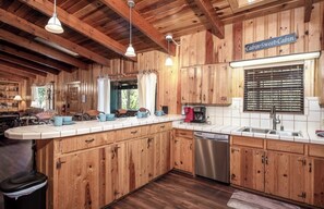 電子レンジ、オーブン、コンロ、食器洗い機