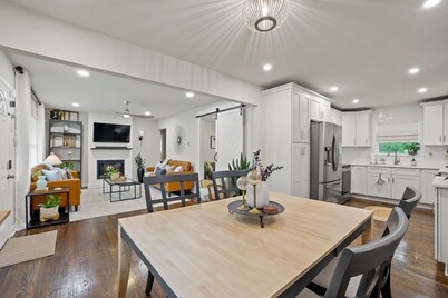 Cozy Marietta Ranch Retreat with Fenced Backyard, 4 bed, 3 bath