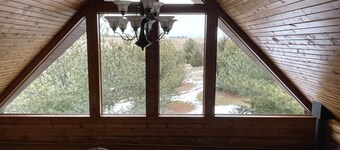 Beautiful rustic and secluded cabin on a dead end lane and close to Galena, IL.