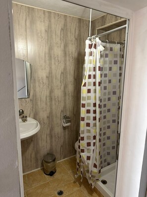 Deluxe Double or Twin Room | Bilik Mandi