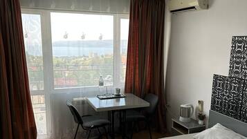 Ropa de cama hipoalergénica, cubrecamas y cortinas blackout