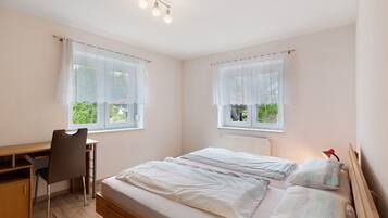 2 chambres, fer et planche à repasser, Wi-Fi gratuit, draps fournis