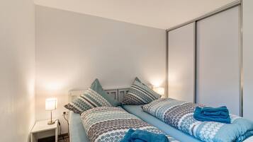 2 sovrum, strykjÀrn/strykbrÀda, gratis wi-fi och sÀngklÀder