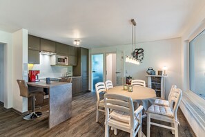 Dining - Apartment 'Eulennest' with Terrace and Wi-Fi (Schramberg)