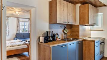 Réfrigérateur, four, plaque de cuisson, lave-vaisselle