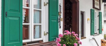 Renovared Apartment "Lengdobler - Leni" with Mountain View, Balcony & Wi-Fi