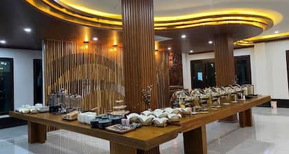 Xaymone Riverside Resort and Restaurant
