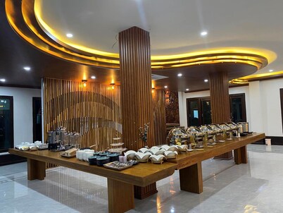 Xaymone Riverside Resort and Restaurant