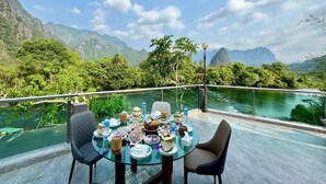 Restaurant - Xaymone Riverside Resort and Restaurant (Vang Vieng)