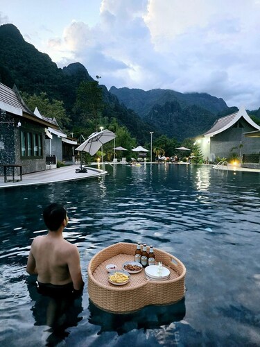 Xaymone Riverside Resort and Restaurant