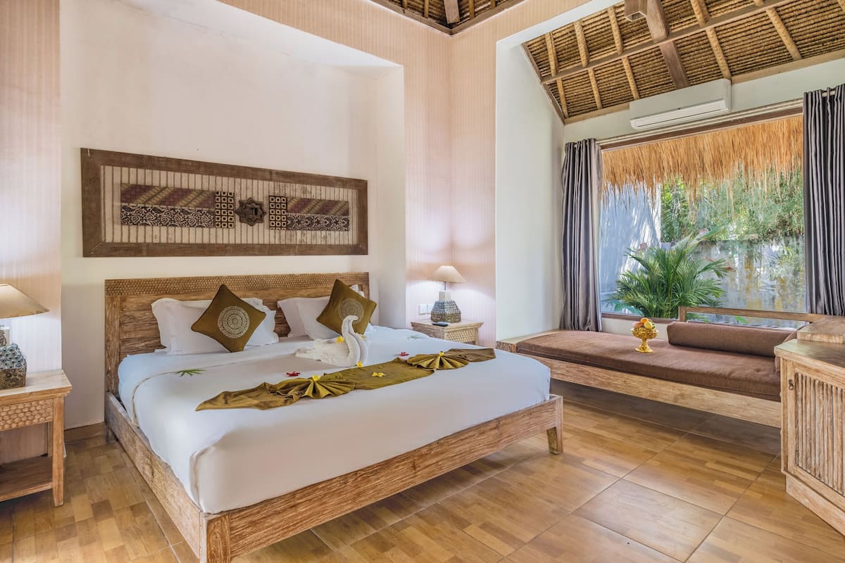 Villa, 2 Bedrooms, Pool View | 1 bedroom, desk, free WiFi, bed sheets