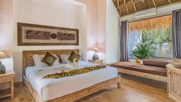 Villa, 2 Bedrooms, Pool View | In-room safe, desk, free WiFi, bed sheets