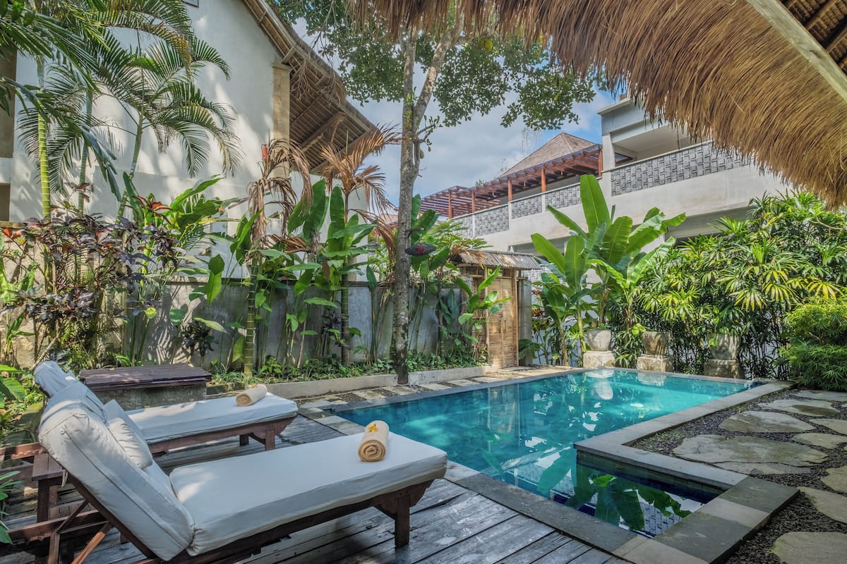 Villa, 2 habitaciones, vista a la alberca | Caja de seguridad en la habitación, escritorio y wifi gratis