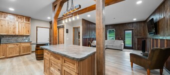 Brand New Country Rustic Barn-R&R At It's Finest! Madison Area