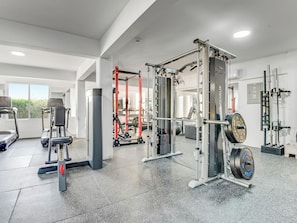 Fitness facility - Sanders Seaview - Chic 1 Bdr Apt with Seaview (Chloraka)