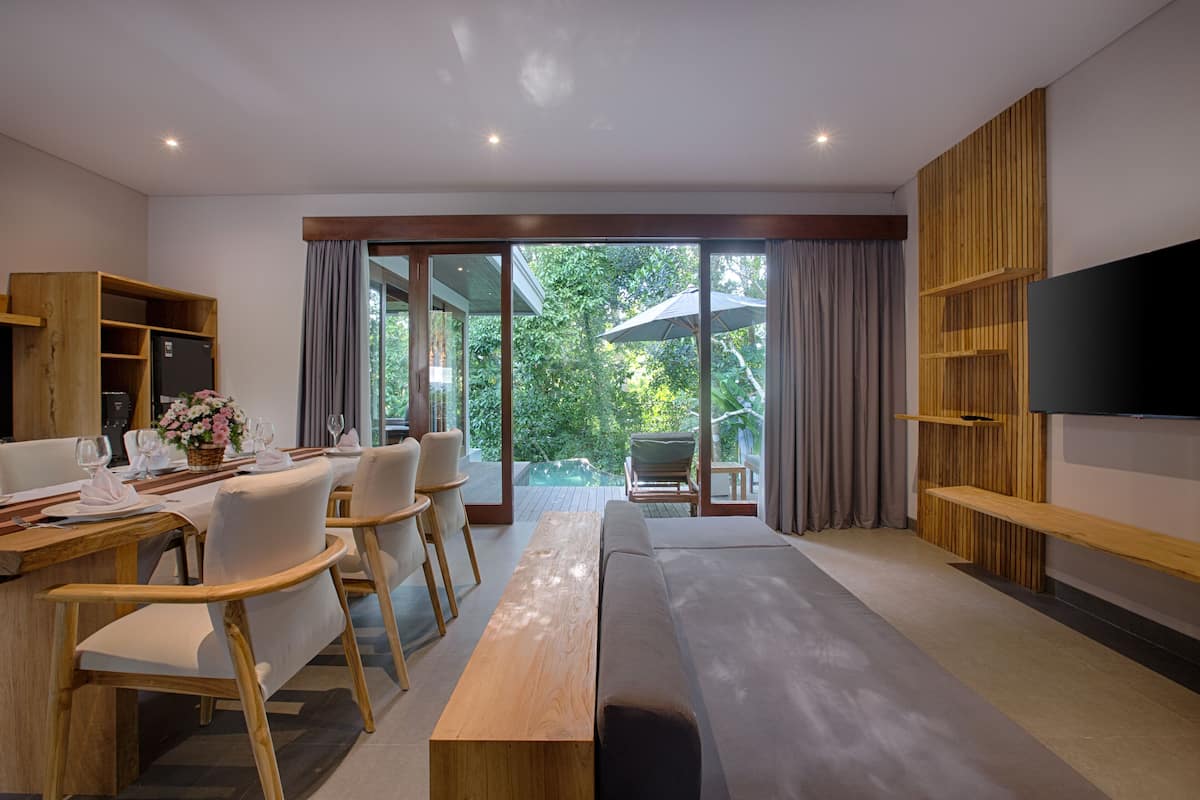 Exclusive Villa, 2 Bedrooms | In-room dining