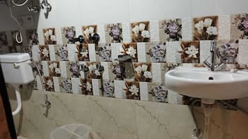 Deluxe Tent | Bathroom