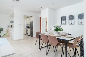 Familie appartement | Dineren op de kamer