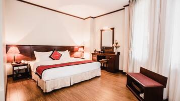 Business Room | 4 bedrooms, soundproofing, free WiFi