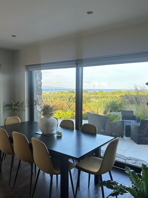 Dining - Beautiful home with sea views in Galway (Galway)