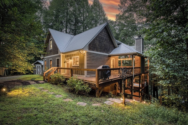 Welcome to Hemlock Hideaway!