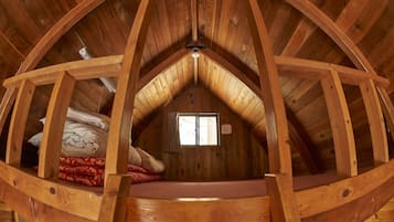 Family Cottage | 4 bedrooms, desk, free WiFi, bed sheets